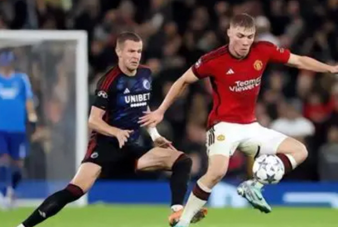 那不勒斯冬窗欲提前激活霍伊伦买断条款，曼联已表态同意