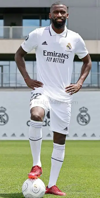 吕迪格转会风云：多队竞逐下的未来走向