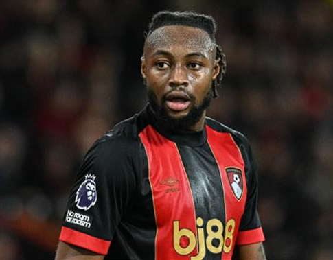 英格兰足坛：非职业联赛到顶级舞台的逆袭之路