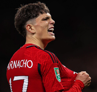 切尔西边锋加纳乔盛赞队友若昂·佩德罗：顶级前锋引领胜利之路