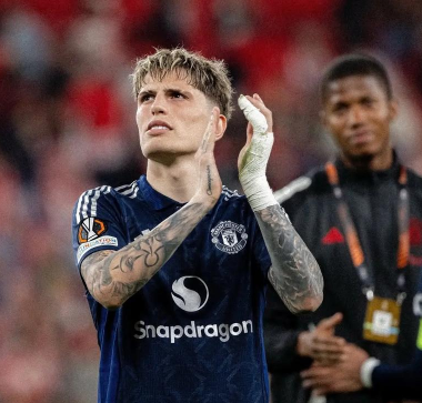 切尔西边锋加纳乔盛赞队友若昂·佩德罗:顶级前锋引领胜利之路