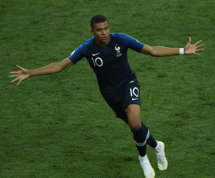 西班牙六台记者披露：姆巴佩或于对阵曼城次回合回归赛场