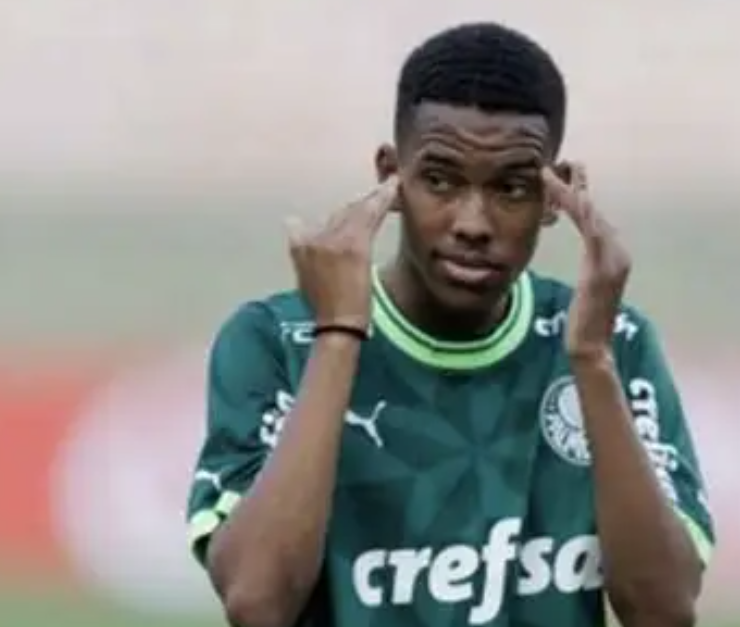 足总杯1/4决赛切尔西大胜维尔港:埃斯特旺补射破门引VAR争